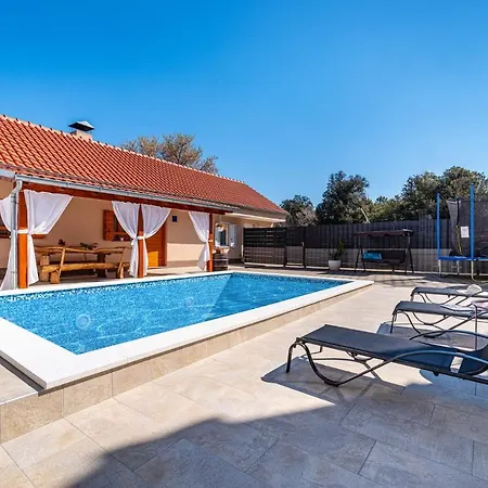 Family Friendly House With A Swimming Pool Sukosan, Zadar - 17965 بيت للعطل Sukošan