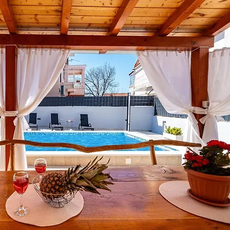 بيت للعطل Family Friendly House With A Swimming Pool Sukosan, Zadar - 17965 *