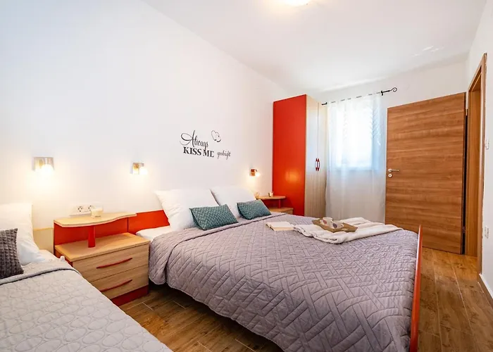 Дом отдыха Family Friendly House With A Swimming Pool Sukosan, Zadar - 17965 *