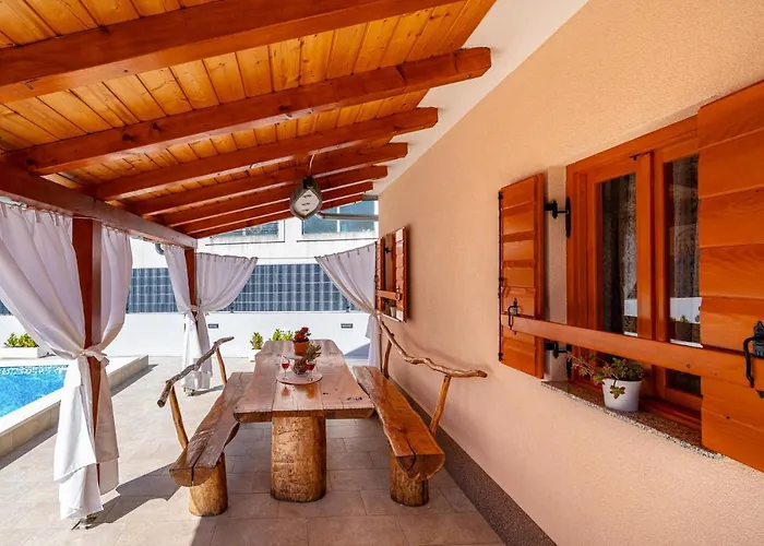 Дом отдыха Family Friendly House With A Swimming Pool Sukosan, Zadar - 17965